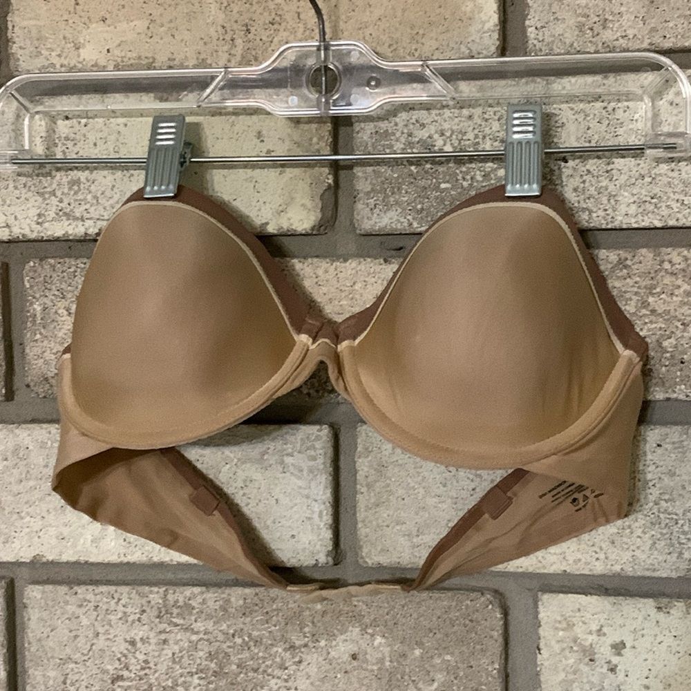 3for$20 bra strapless bra has underwire 34c